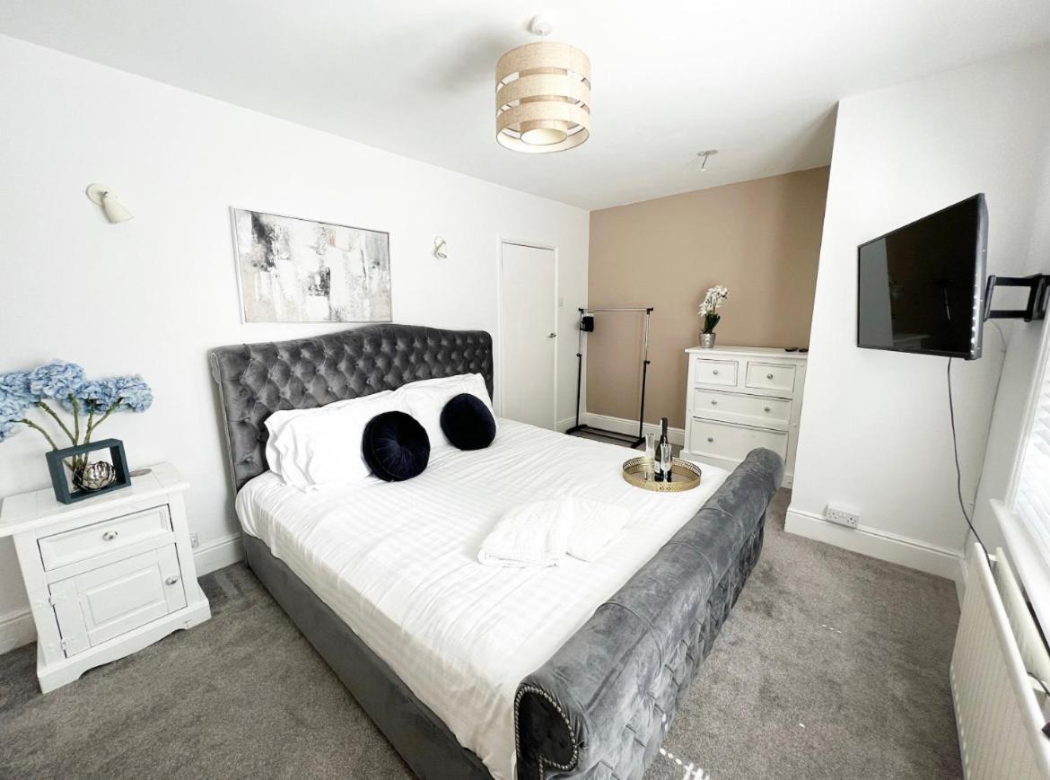 Modern 3 Bed, Heart Of Ashley Cross, 5 Mins To Sandbanks Poole Eksteriør billede