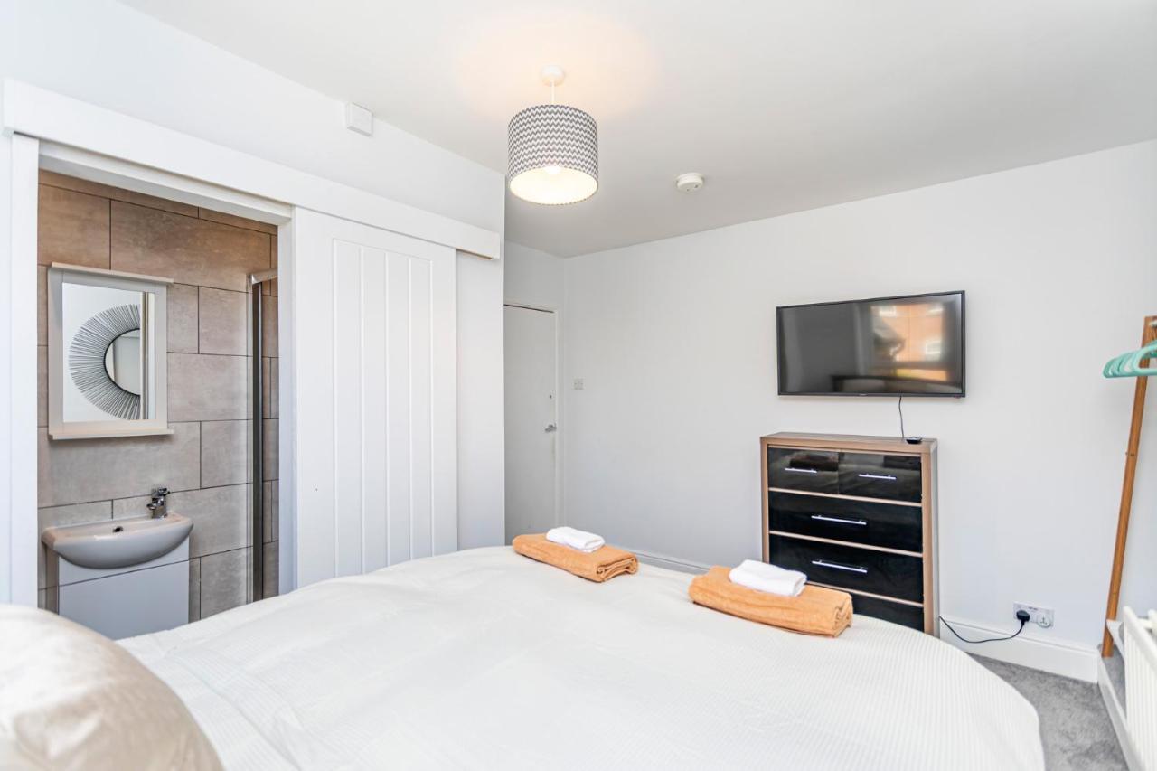 Modern 3 Bed, Heart Of Ashley Cross, 5 Mins To Sandbanks Poole Eksteriør billede
