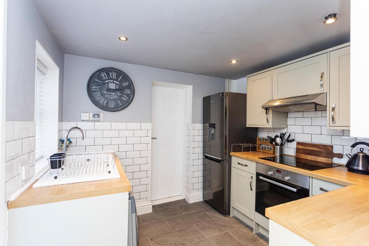 Modern 3 Bed, Heart Of Ashley Cross, 5 Mins To Sandbanks Poole Eksteriør billede